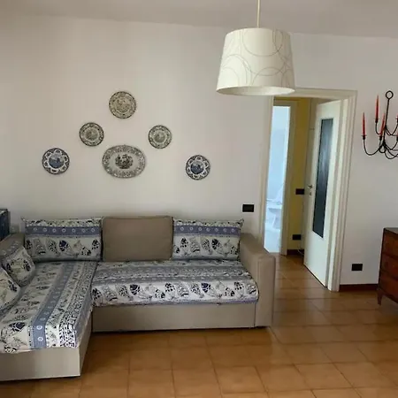 Arenzano, A 2km Dal Mare アレンツァーノ